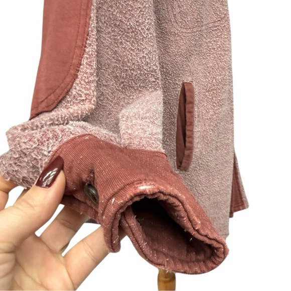 Free People Ruby Jacket Pink Burgundy Fleece Shacket Sz Small Oversized Boho - Picture 10 of 14